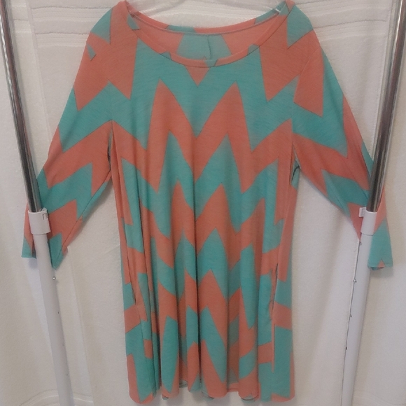 Source Unknown Dresses & Skirts - Chevron Patterned Women's Flowy Dress With Pockets Peach & Green Color T5